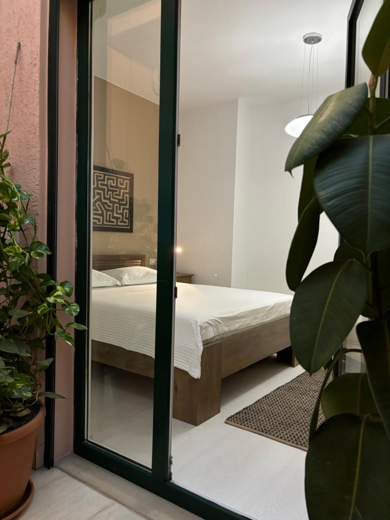 Tam Serviced 2Bdr Apartment City Center No6 Tiranë Luaran gambar