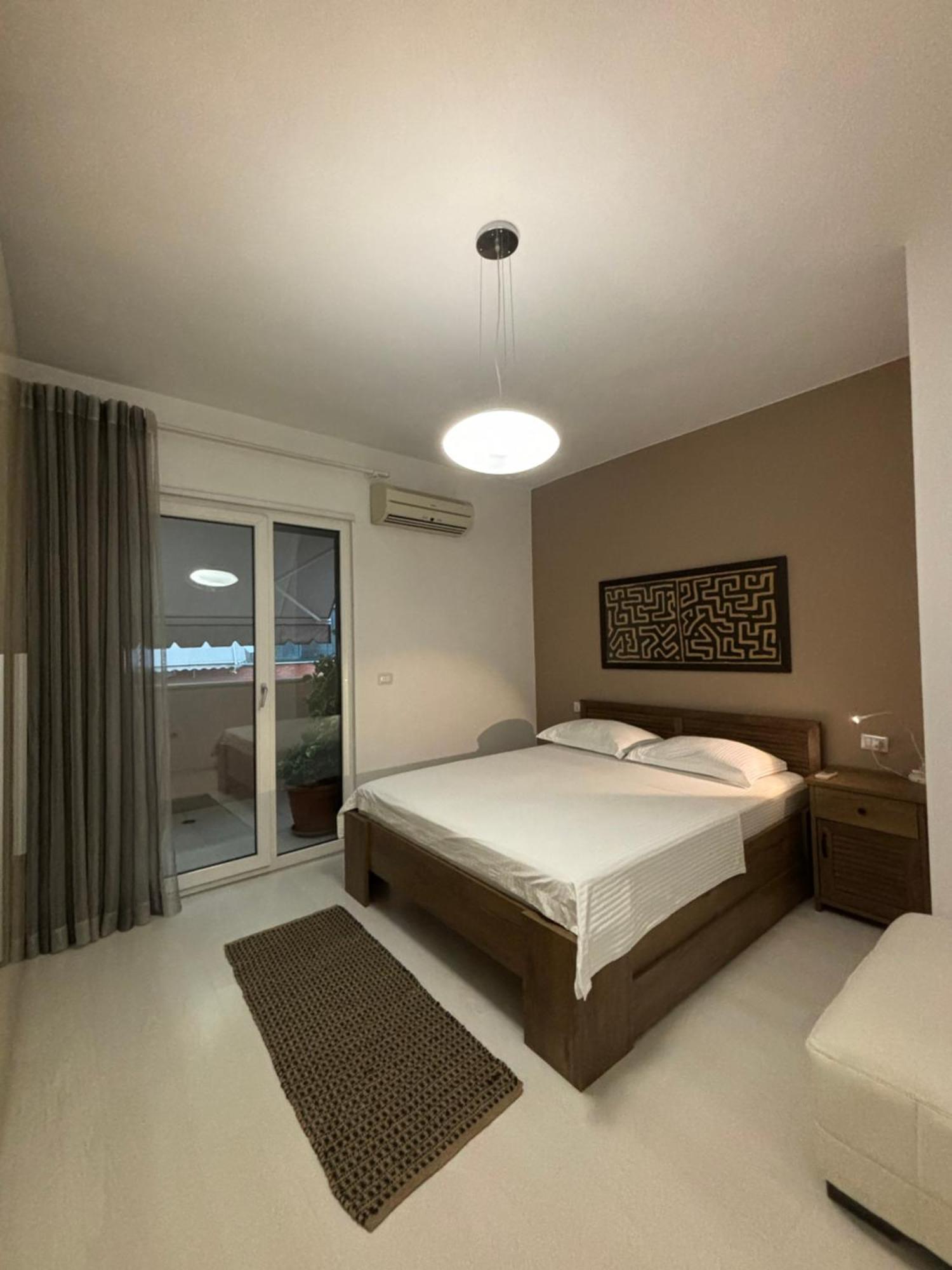 Tam Serviced 2Bdr Apartment City Center No6 Tiranë Luaran gambar